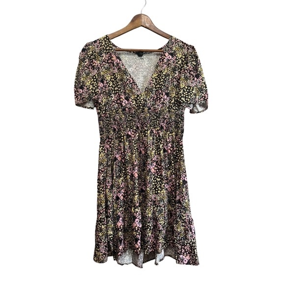 wild fable Dresses & Skirts - Wild Fable Floral Mini Dress Womens Medium Black Pink Smocked Waist Puff Sleeve‎